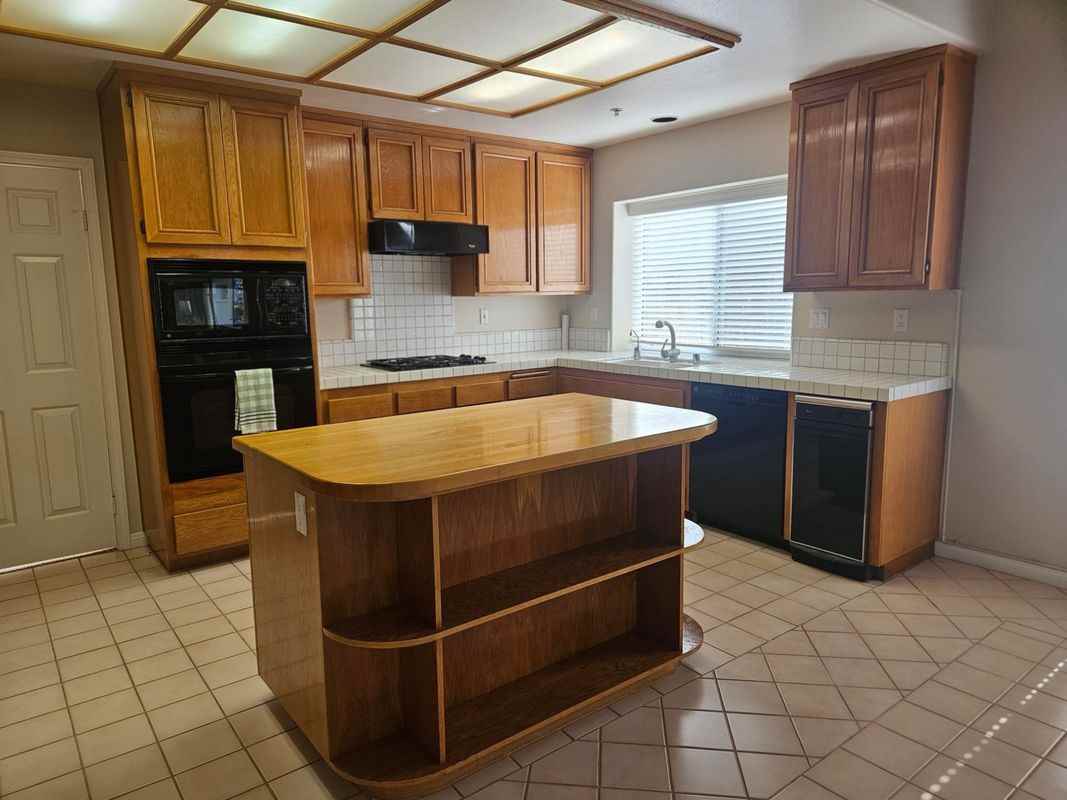 2611 Uranium Dr - Photo 5 of 12
