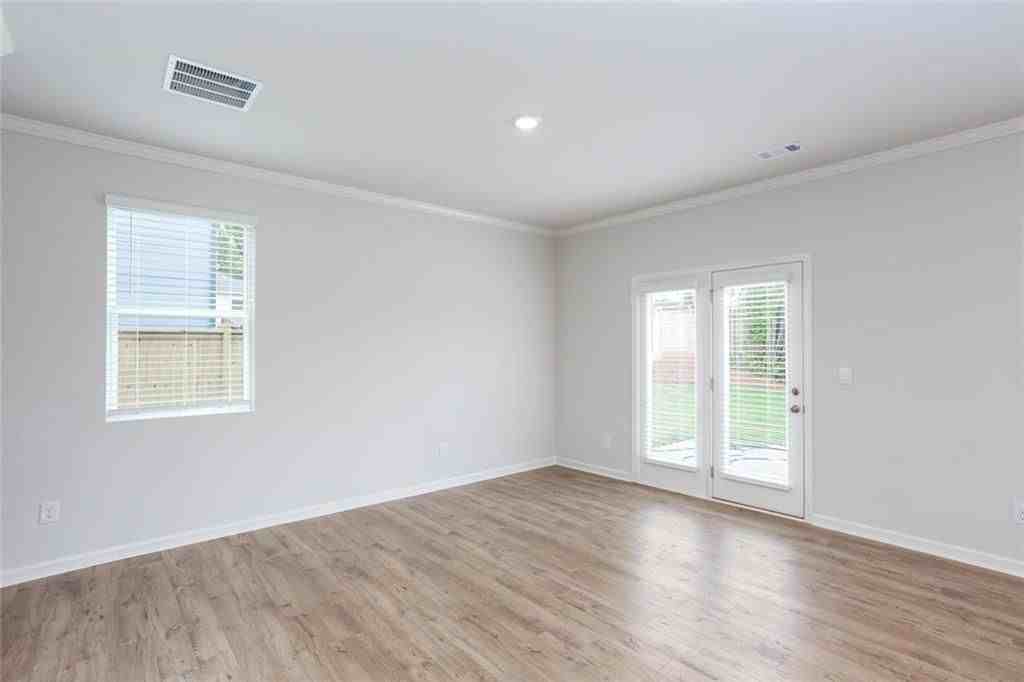 131 Landsdowne Way Se - Photo 3 of 48