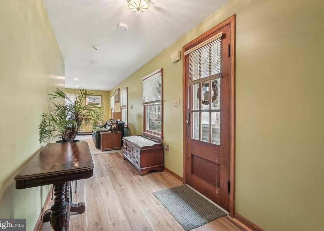 773 E Rock Rd - Photo 4 of 10