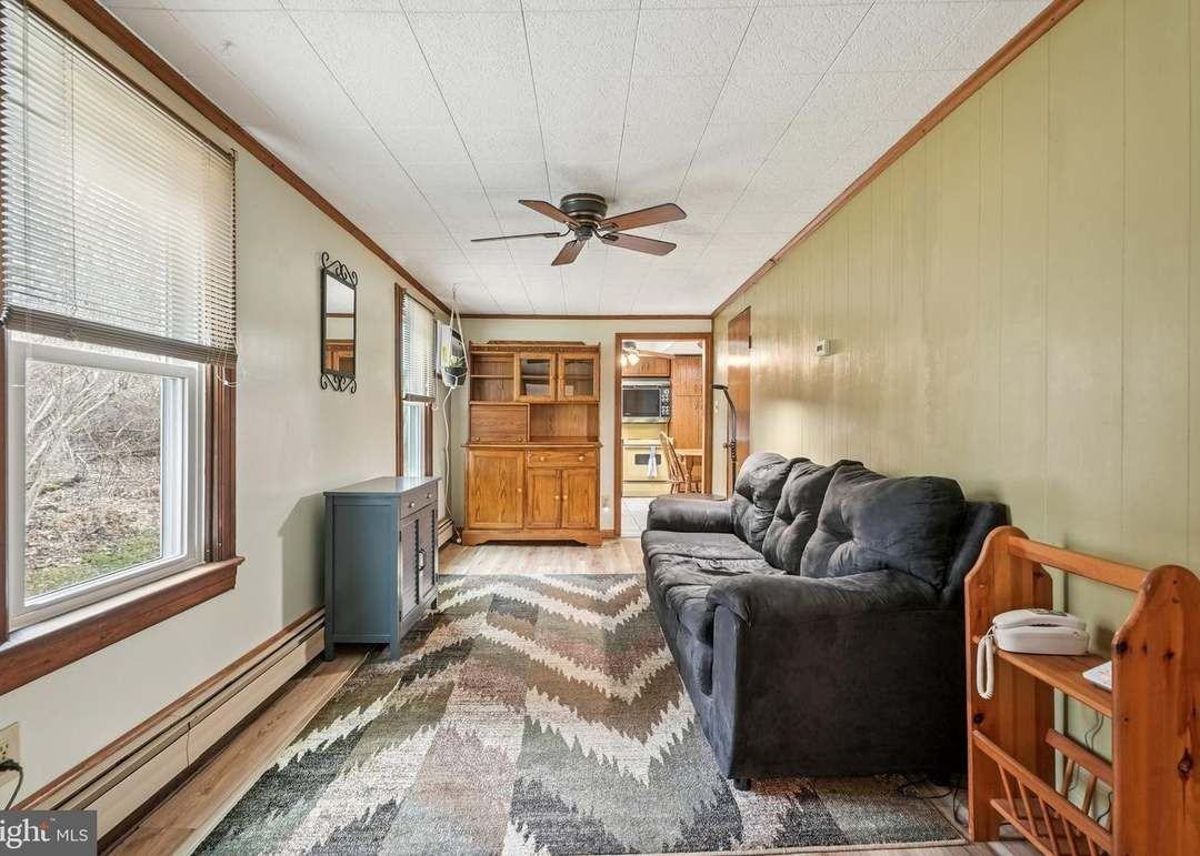 773 E Rock Rd - Photo 5 of 10