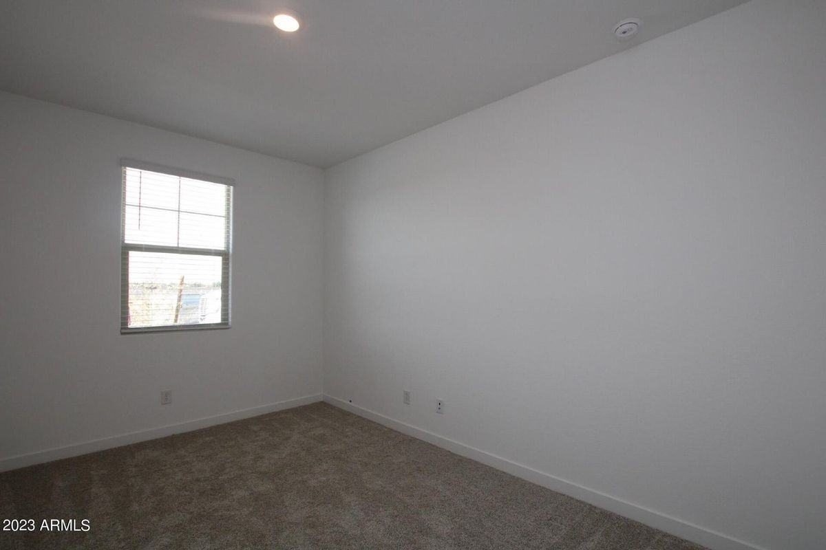 23059 E Pegasus Pkwy - Photo 5 of 22