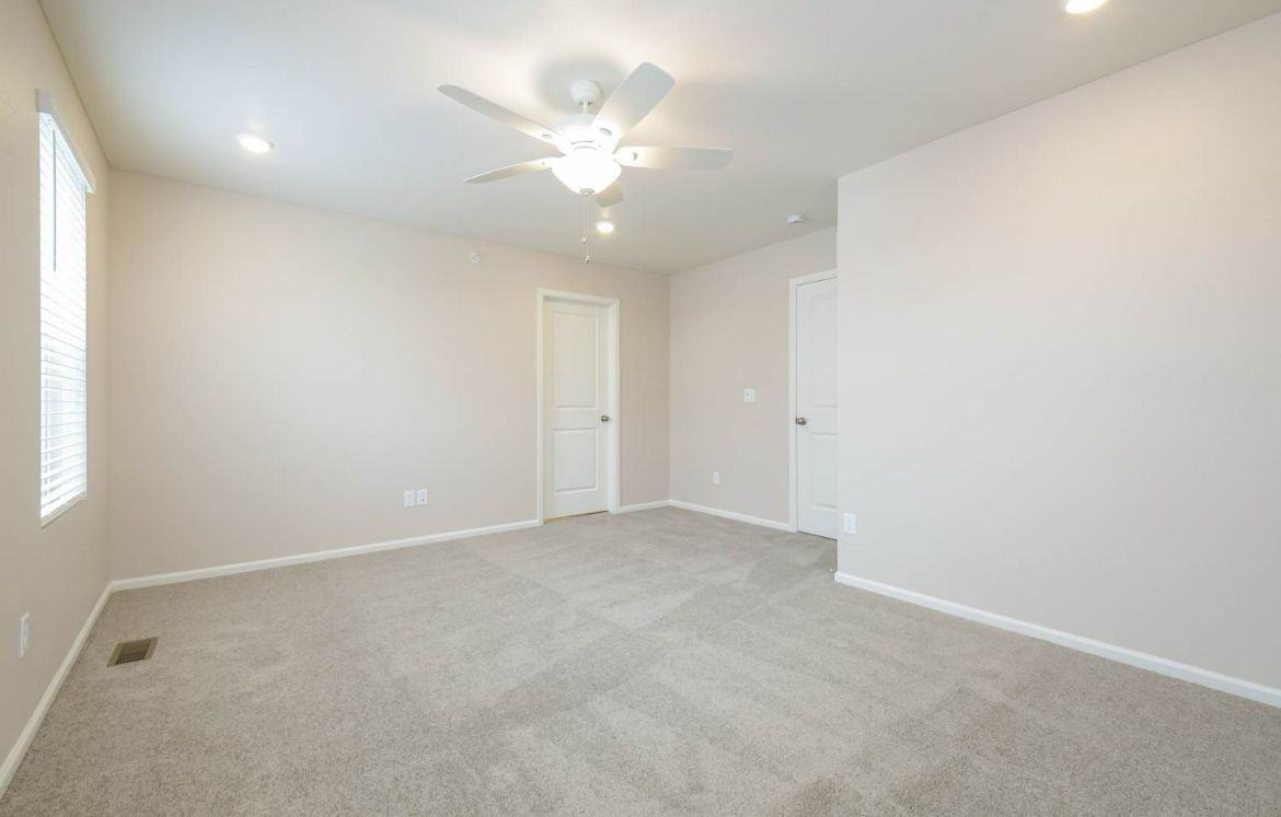 10137 Scranton Ct - Photo 5 of 12