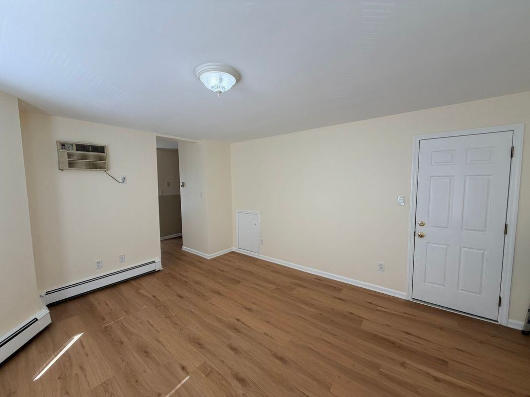 14 Oakwood Ave ##4 - Photo 3 of 8