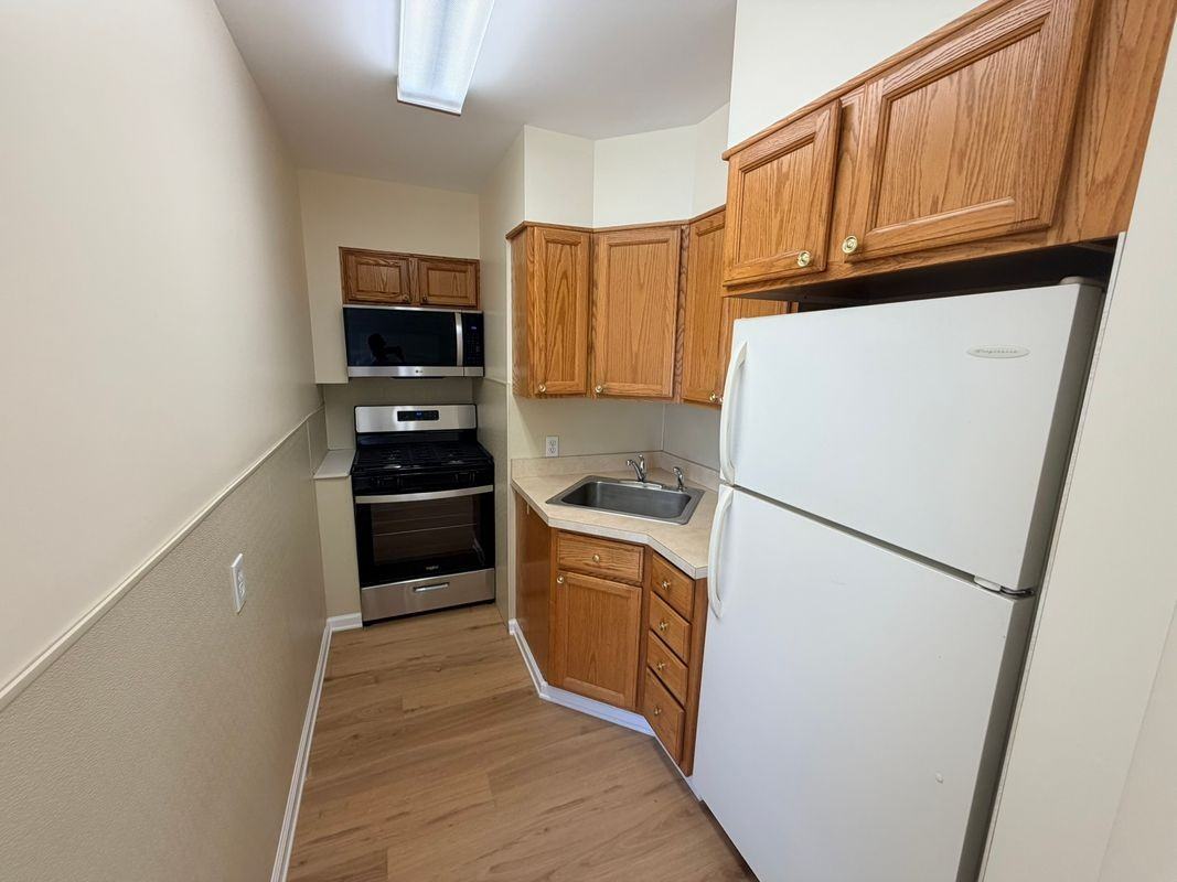 14 Oakwood Ave ##4 - Photo 4 of 8