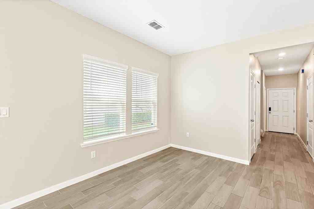 1620 Pottsburg Point Dr - Photo 4 of 24