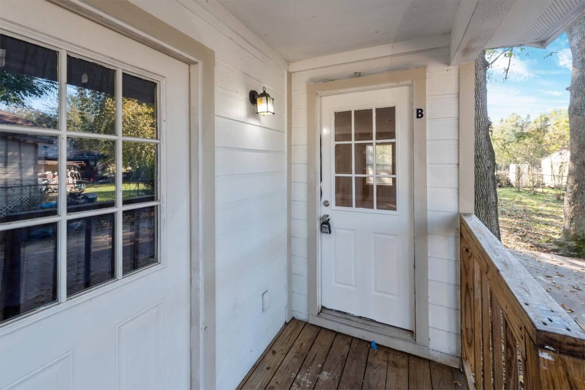 1728 Connorvale Rd #B - Photo 3 of 10