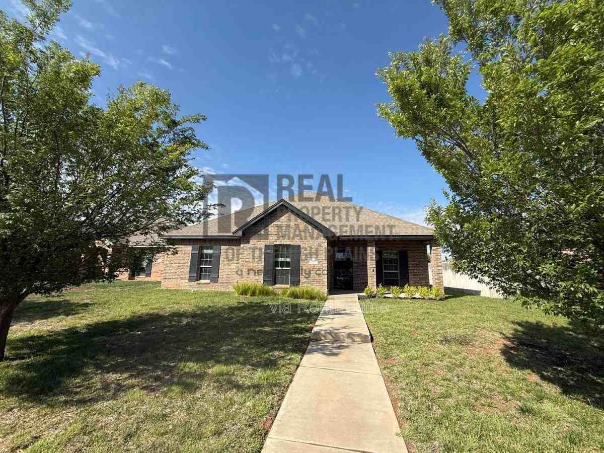 7620 Legacy Pkwy - Photo 2 of 10