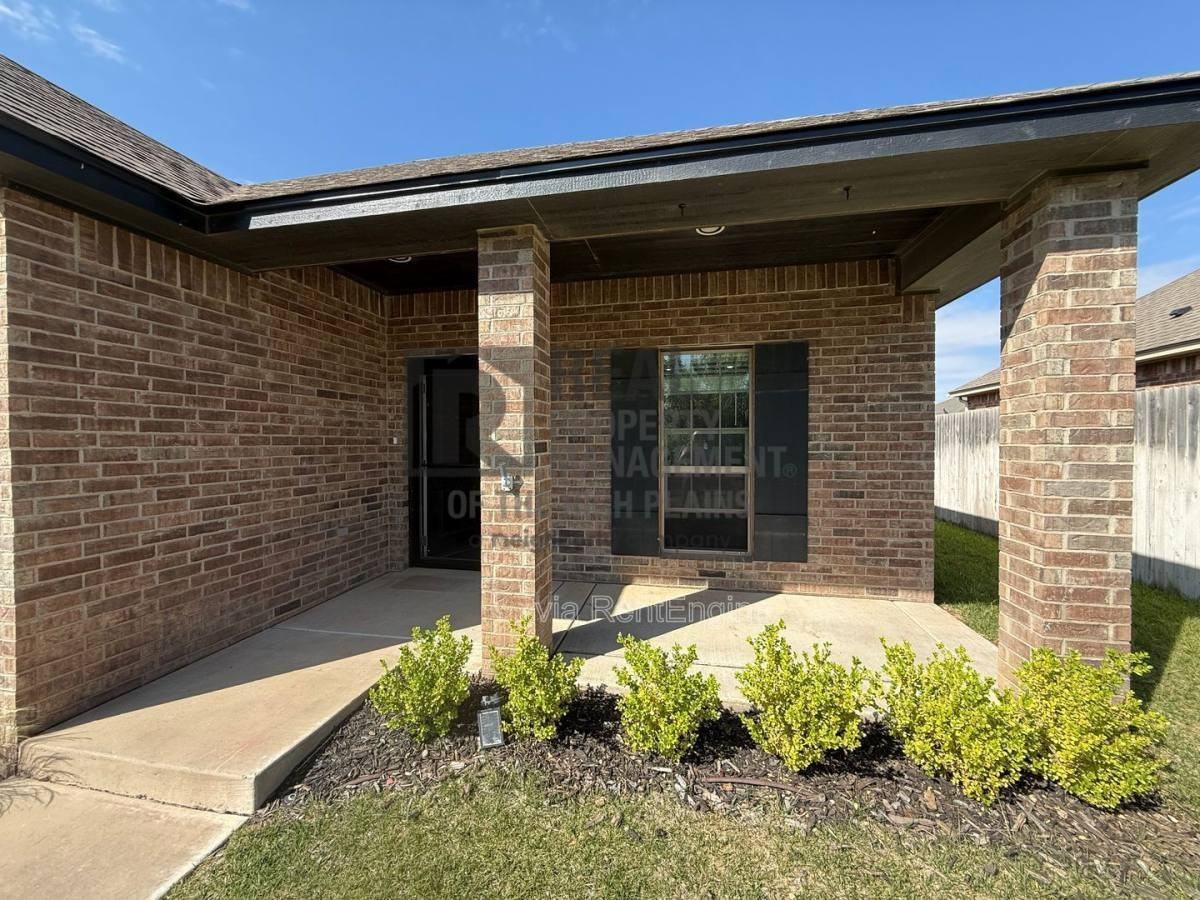 7620 Legacy Pkwy - Photo 3 of 10