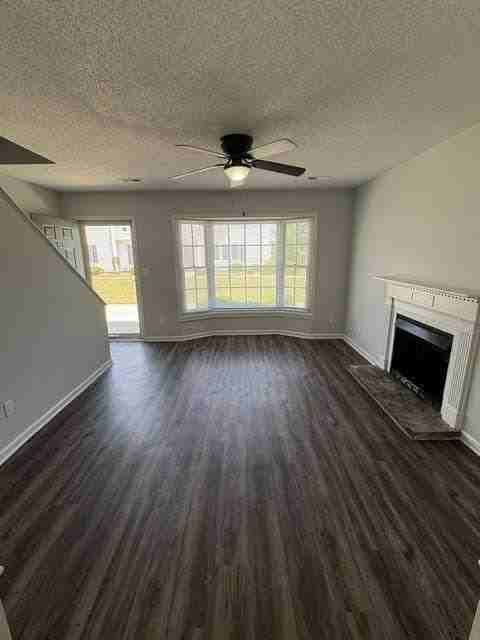 3260 Landmark St - Photo 3 of 10