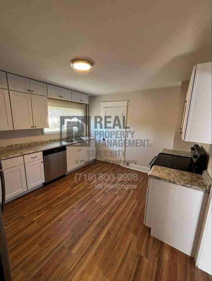 1938 E 6th St - Photo 3 of 10