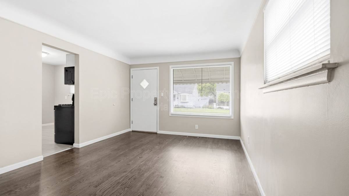 1072 Mill St - Photo 7 of 10
