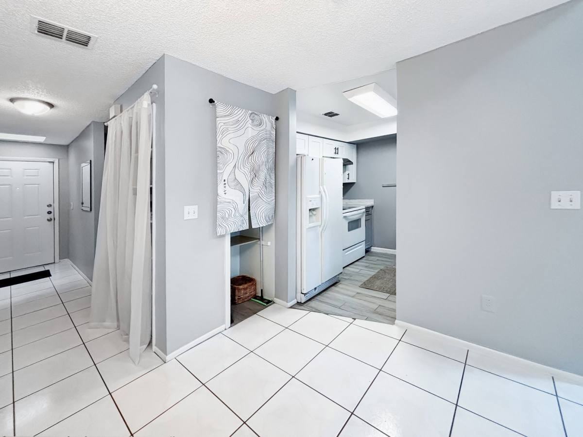 12216 Fox Hound Ln - Photo 3 of 10