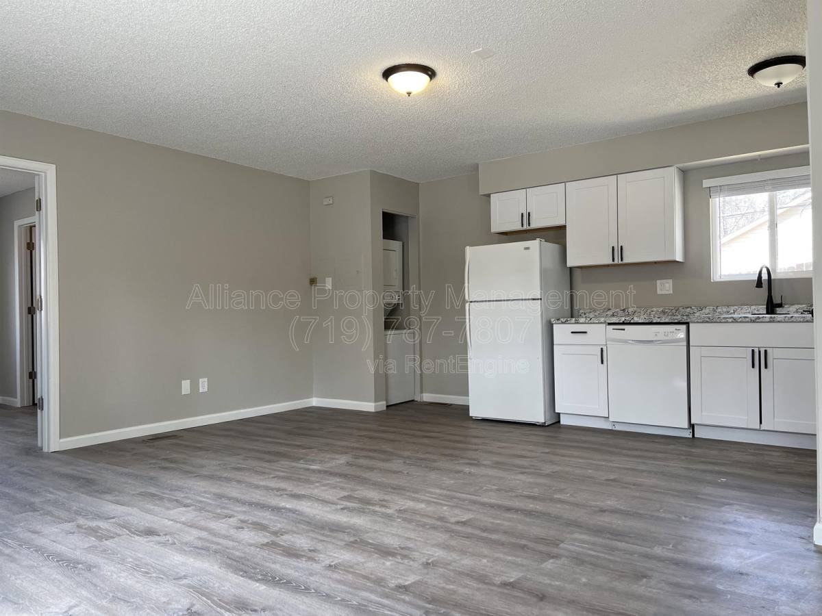 2458 E Willamette Ave - Photo 2 of 10