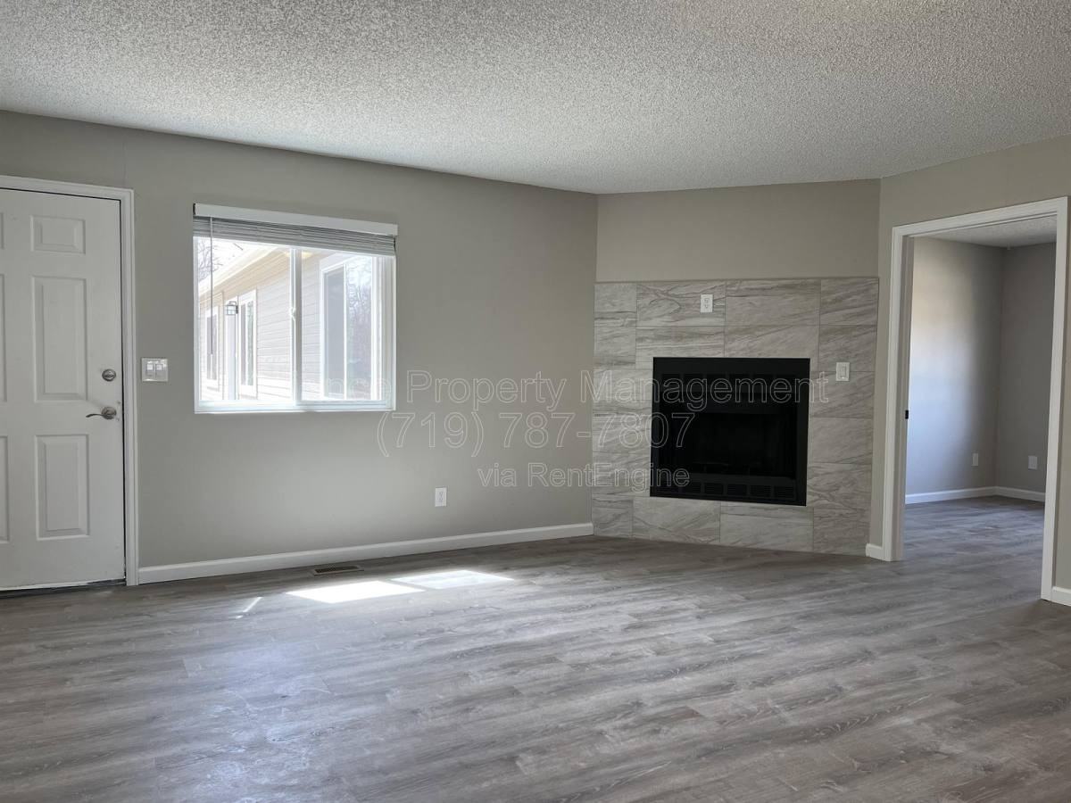 2458 E Willamette Ave - Photo 3 of 10