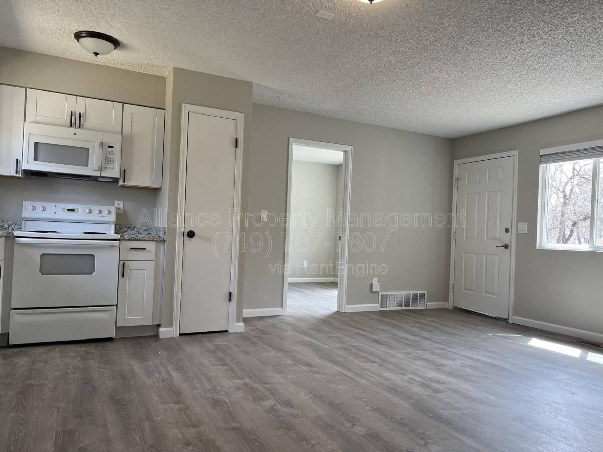 2458 E Willamette Ave - Photo 4 of 10