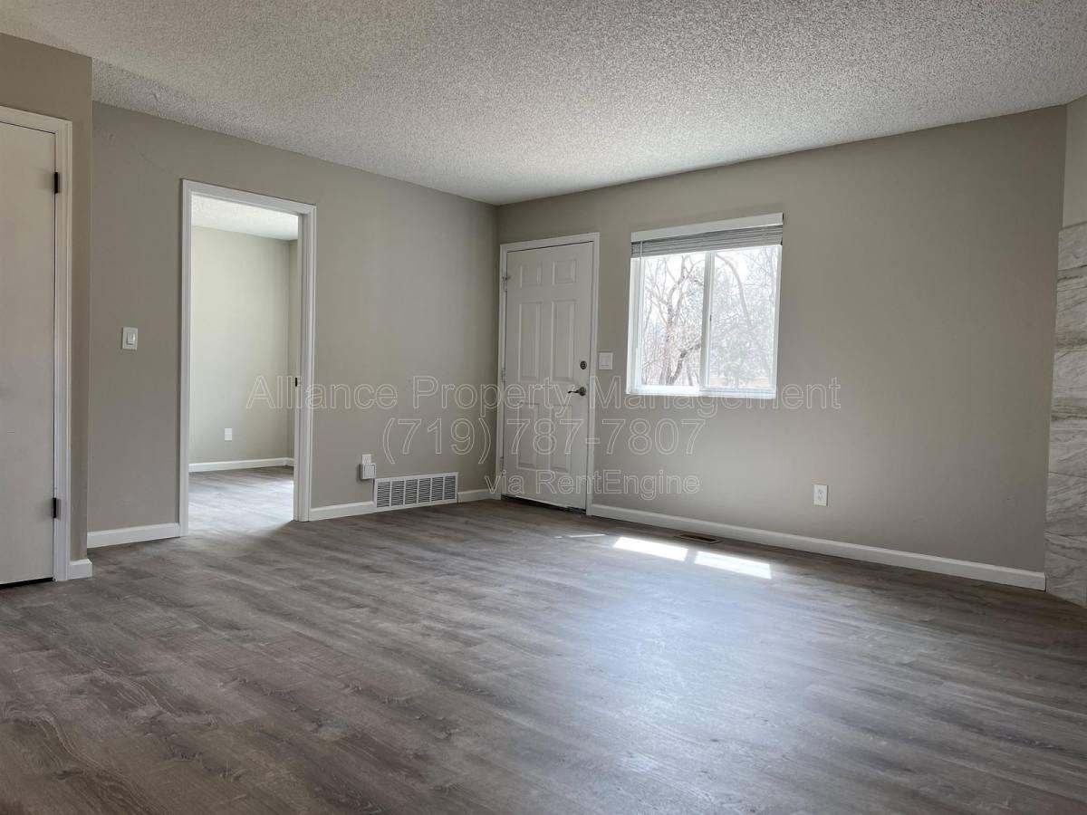 2458 E Willamette Ave - Photo 5 of 10