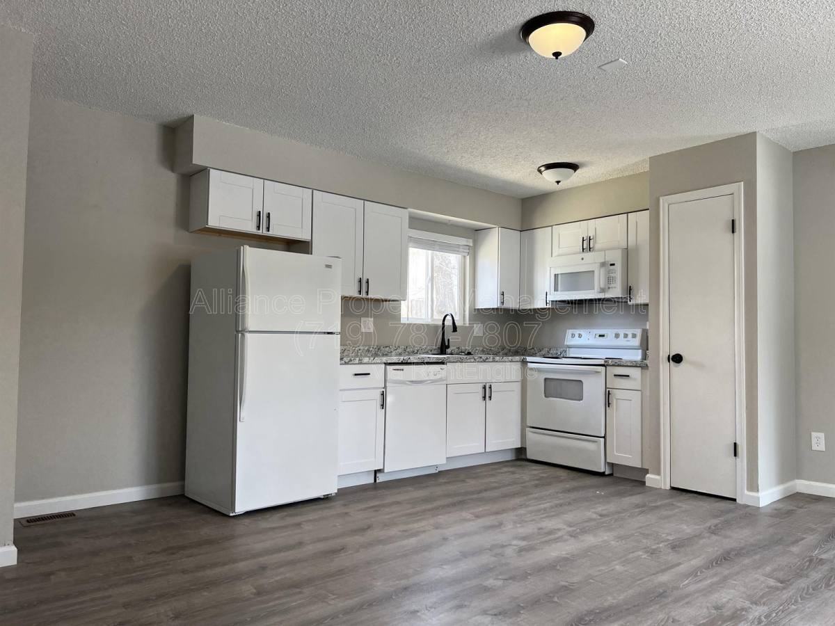 2458 E Willamette Ave - Photo 6 of 10