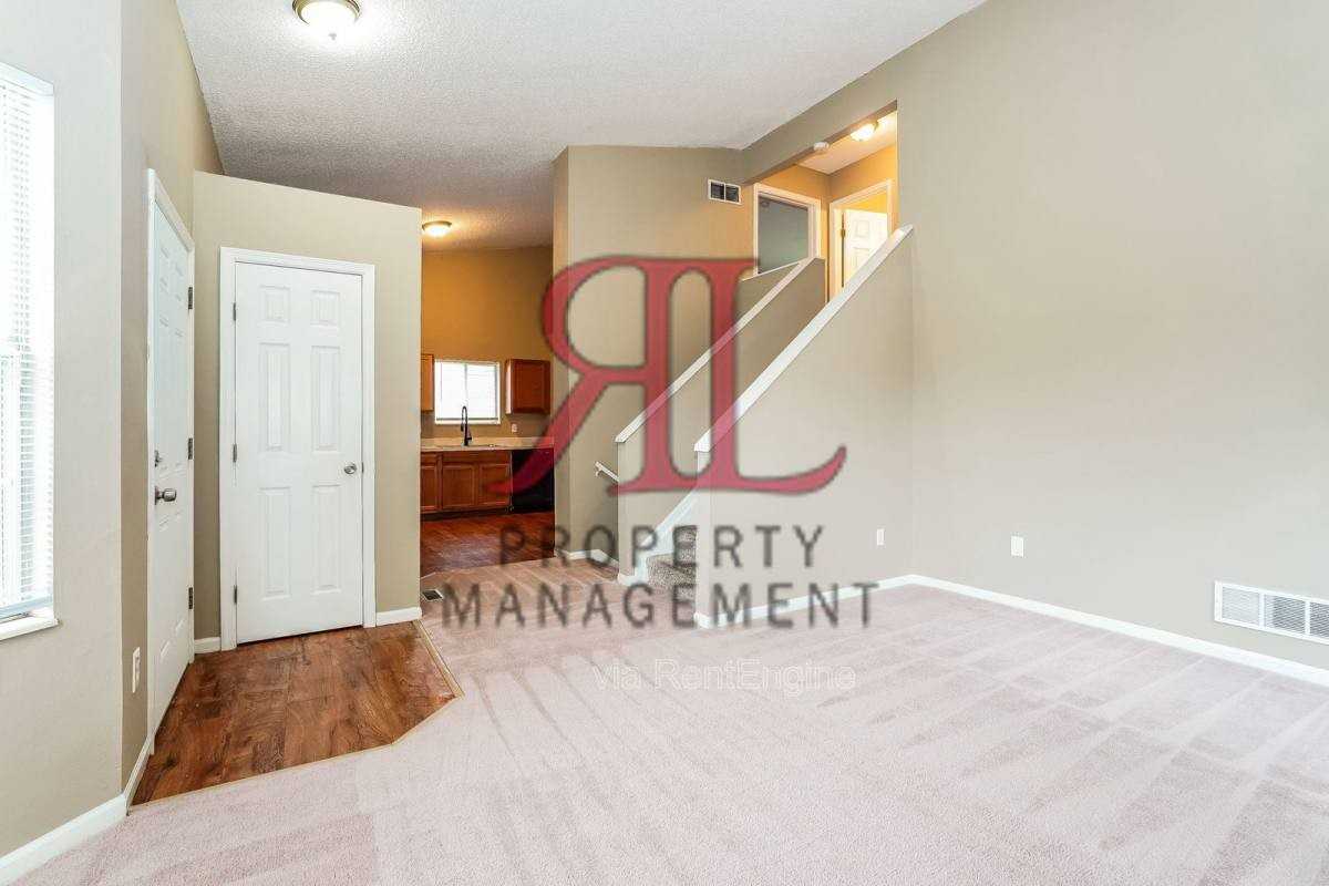 1640 Butterfly Ct - Photo 2 of 10