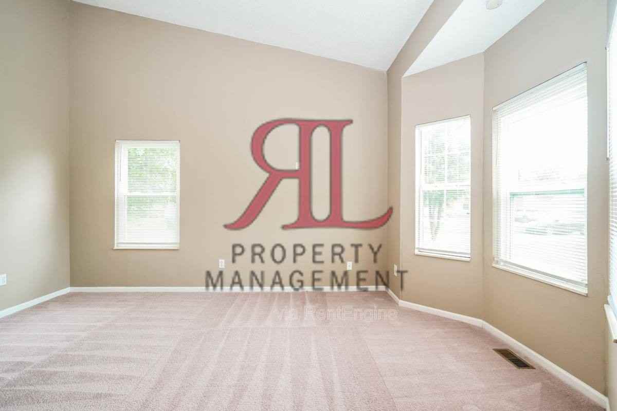 1640 Butterfly Ct - Photo 3 of 10