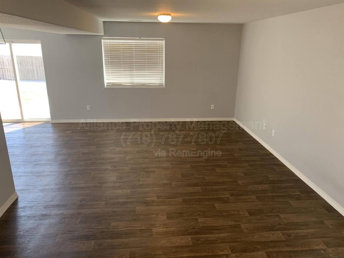 3875 Reindeer Cir - Photo 3 of 10