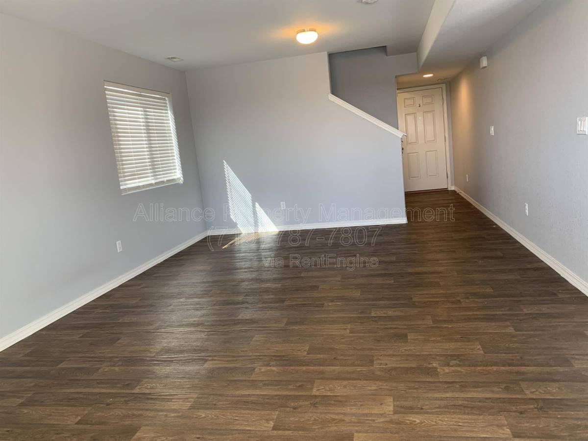 3875 Reindeer Cir - Photo 6 of 10