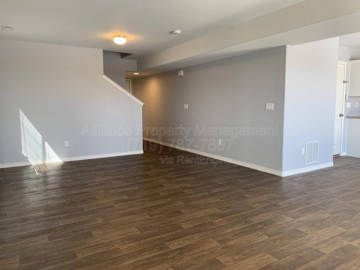 3875 Reindeer Cir - Photo 7 of 10