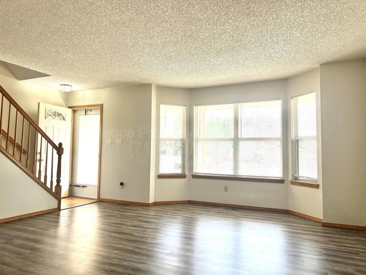 6436 Peak Vista Cir - Photo 4 of 10