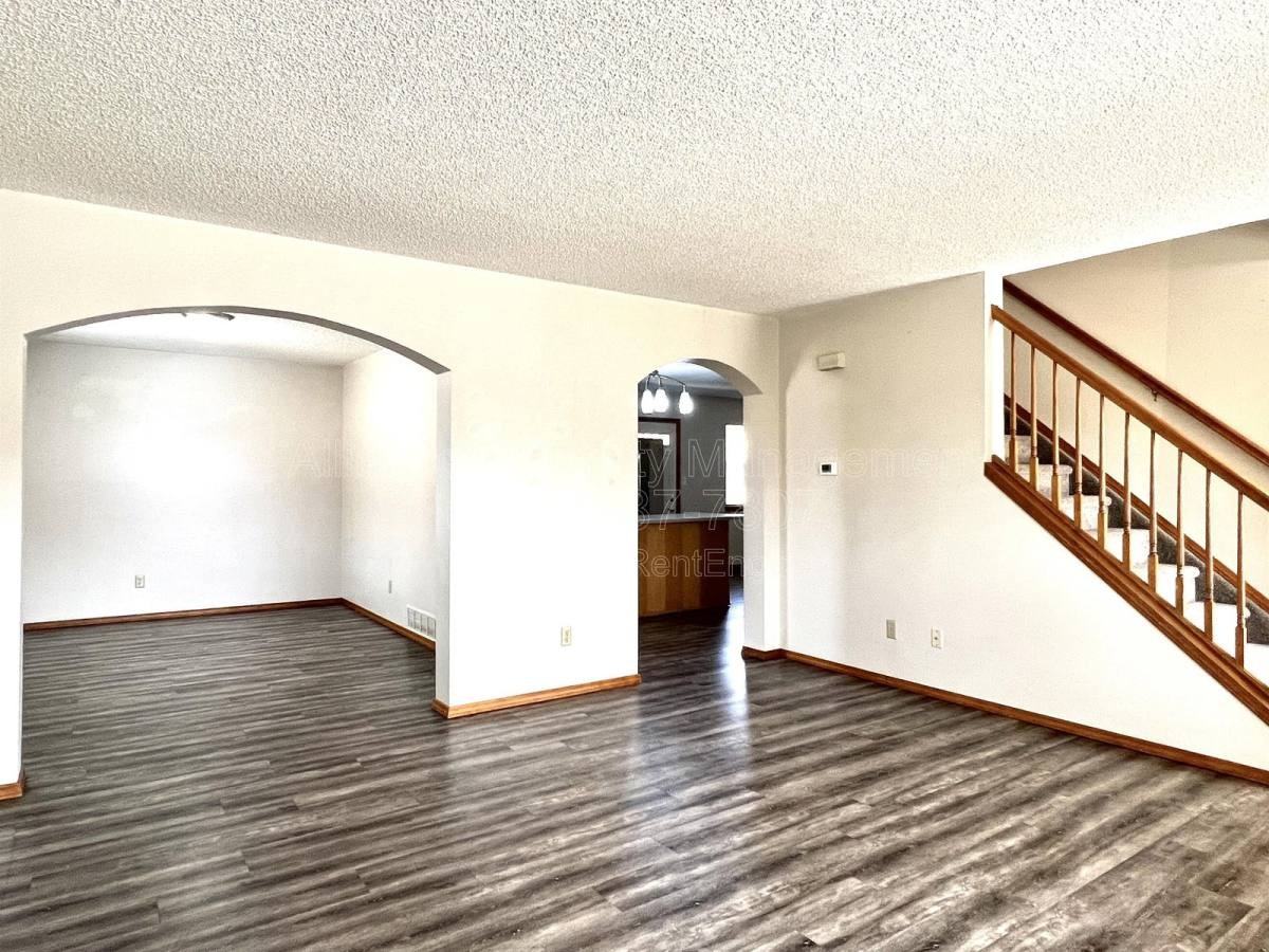 6436 Peak Vista Cir - Photo 5 of 10