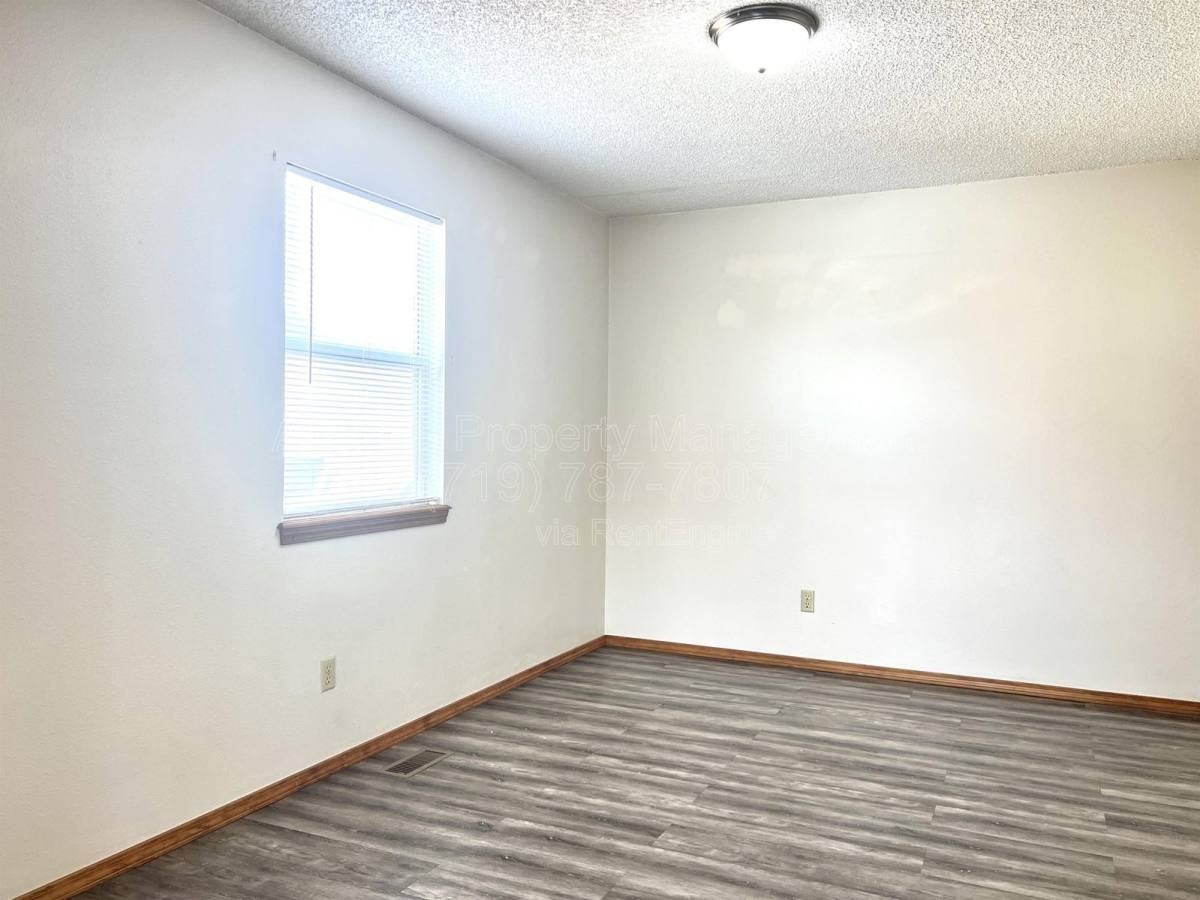 6436 Peak Vista Cir - Photo 6 of 10