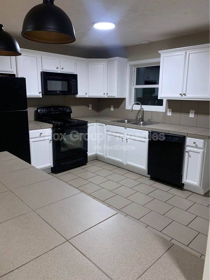 405 E J St - Photo 2 of 6