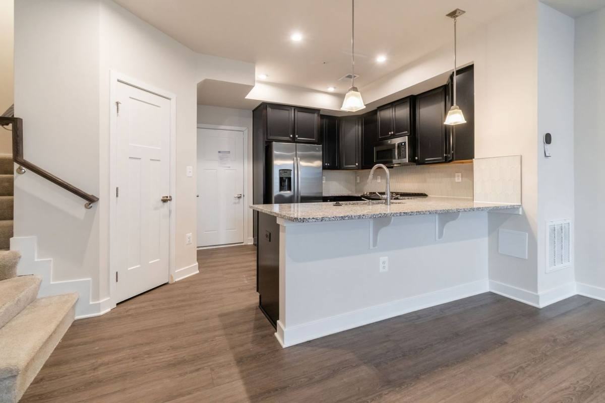 108 Lawndale Dr #1001G - Photo 3 of 10