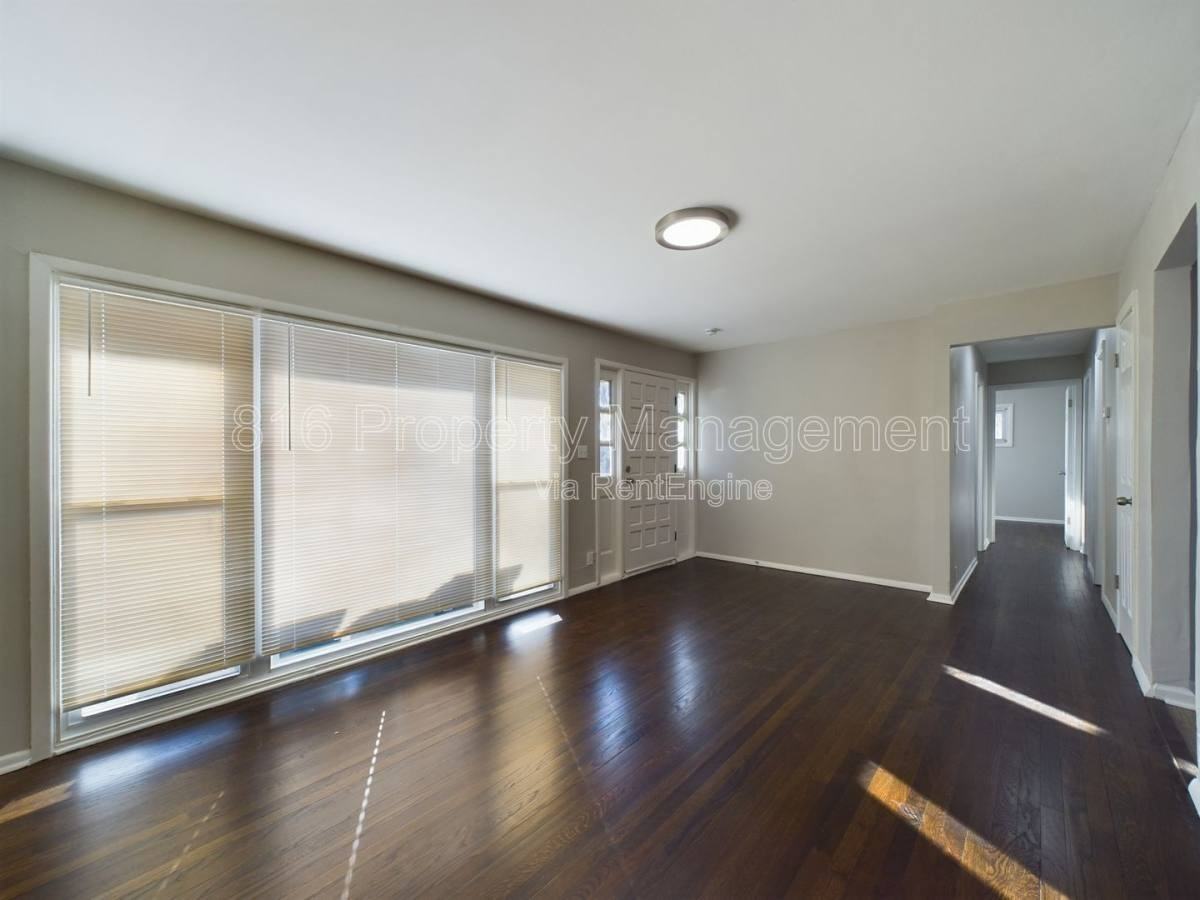 11404 Eastern Ave - Photo 2 of 10