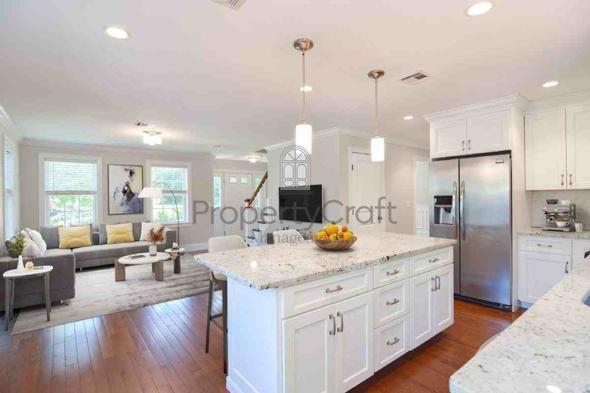 6 Meeting House Ln - Photo 2 of 10