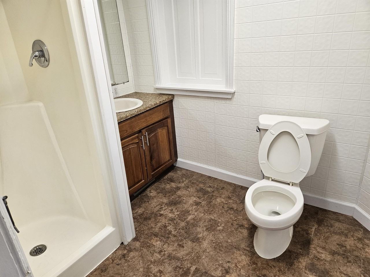 125 N Summit St #1 - Photo 4 of 11