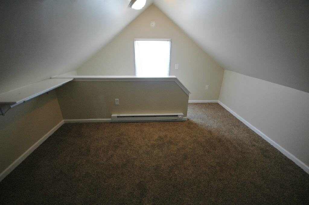 125 N Summit St #1 - Photo 6 of 11