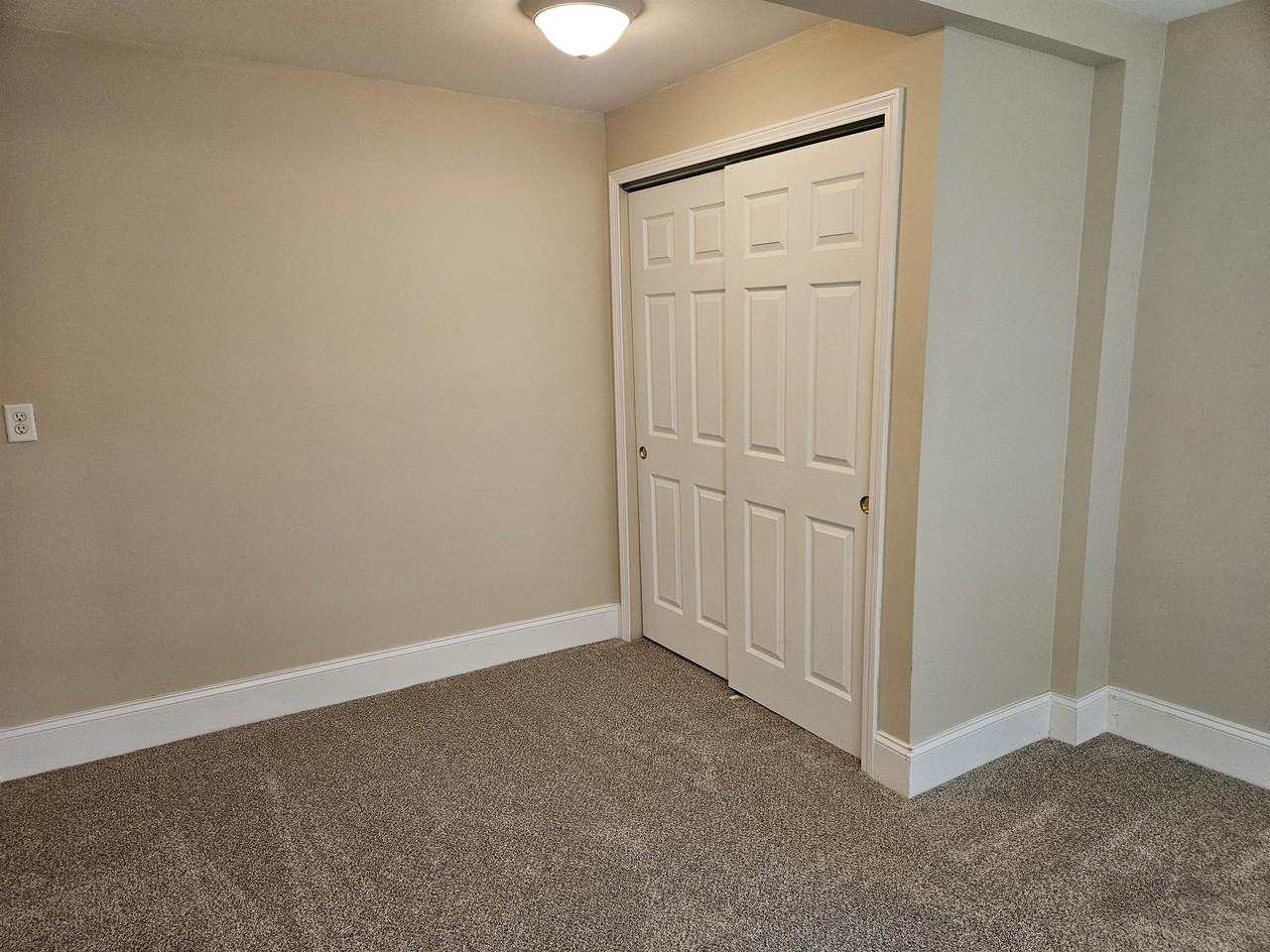 125 N Summit St #1 - Photo 2 of 11