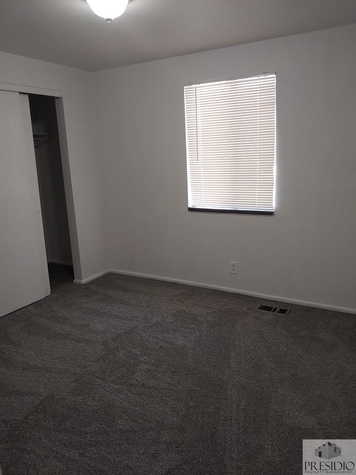 656 Northwest - Photo 7 of 31