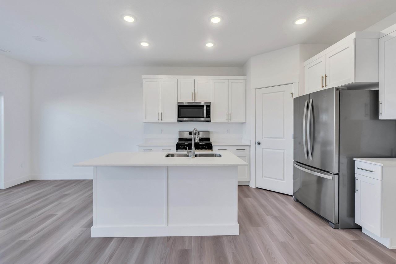 1287 Eastnorth #1 - Photo 4 of 17
