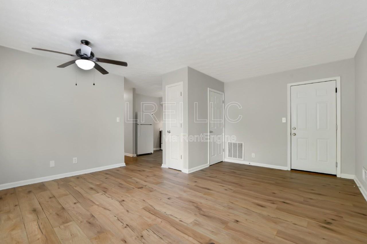3316 Noe Way #21 - Photo 3 of 15