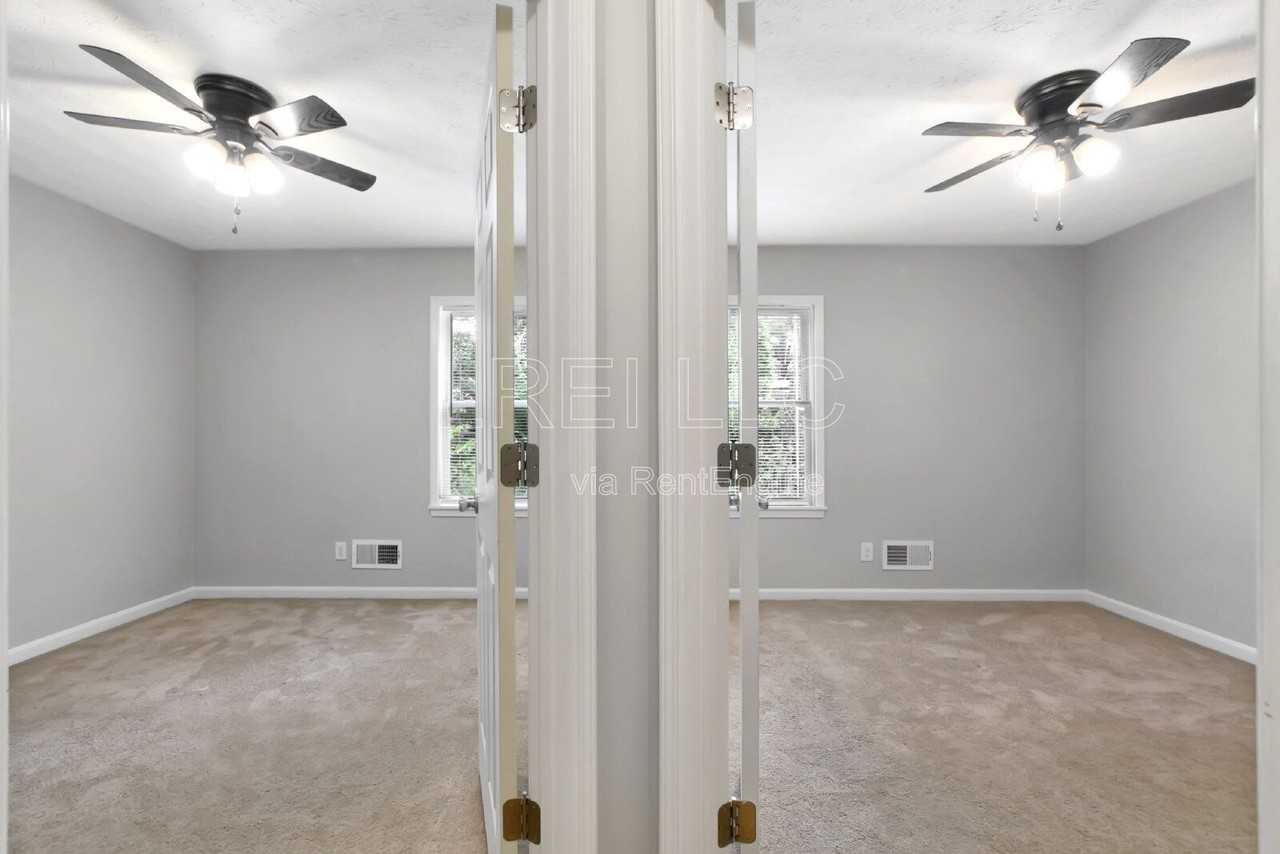 3316 Noe Way #21 - Photo 5 of 15