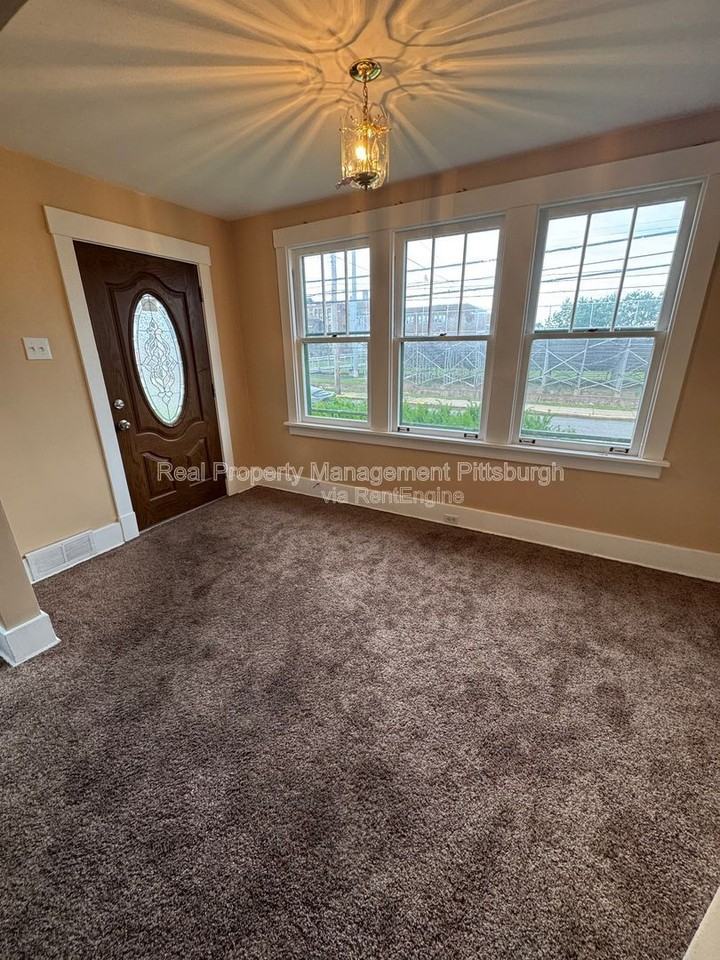 30 Sheridan Ave - Photo 2 of 16
