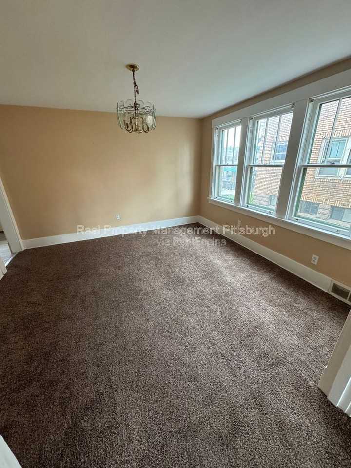30 Sheridan Ave - Photo 4 of 16