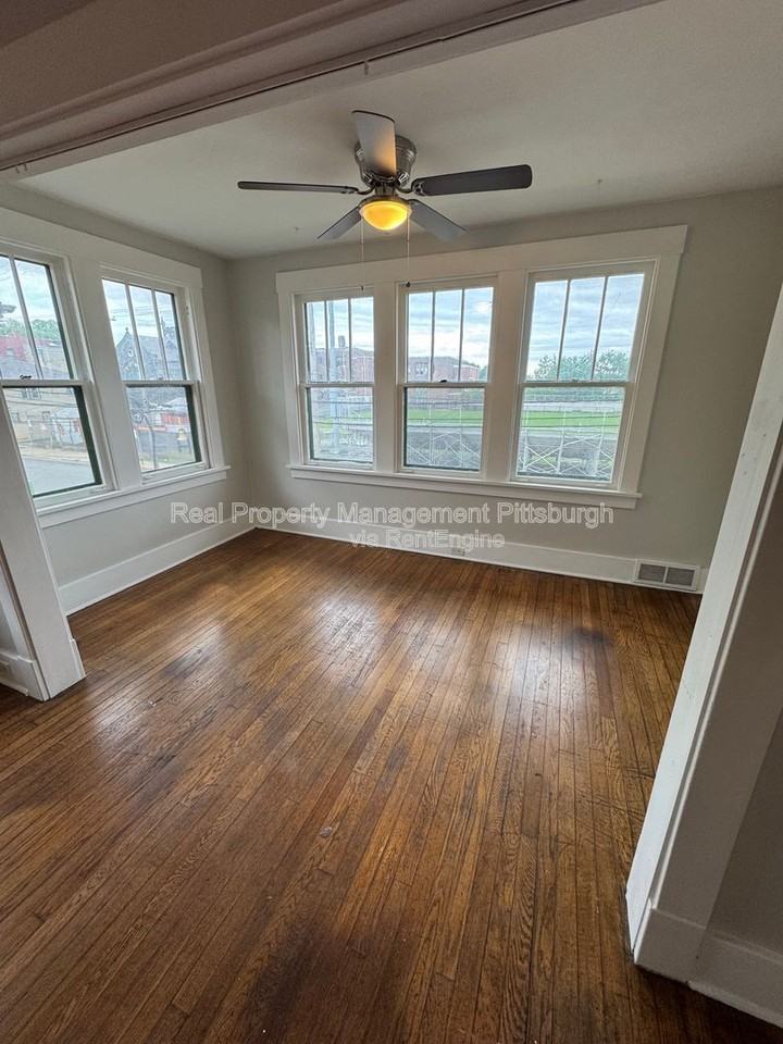 32 Sheridan Ave - Photo 2 of 16