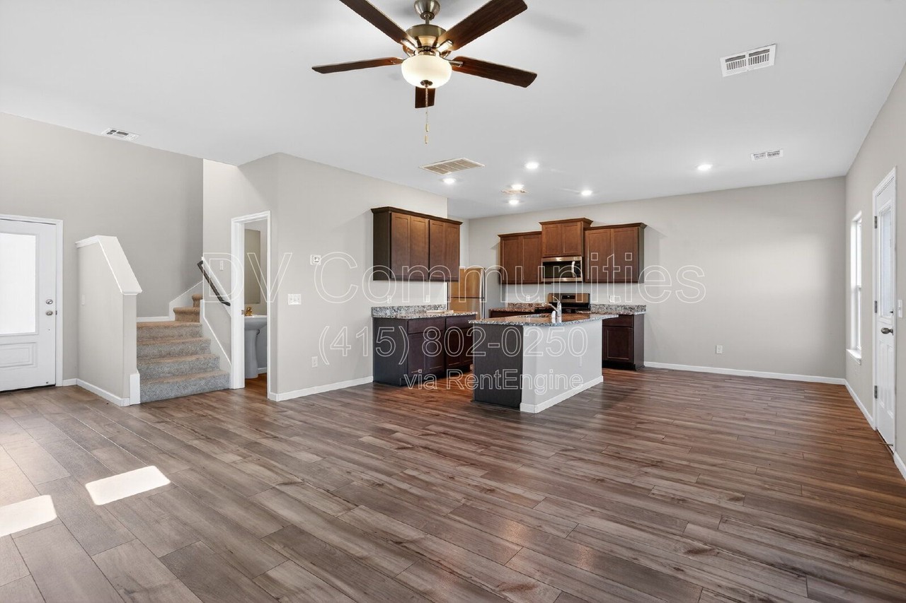 1712 Amaranth Ln - Photo 7 of 33