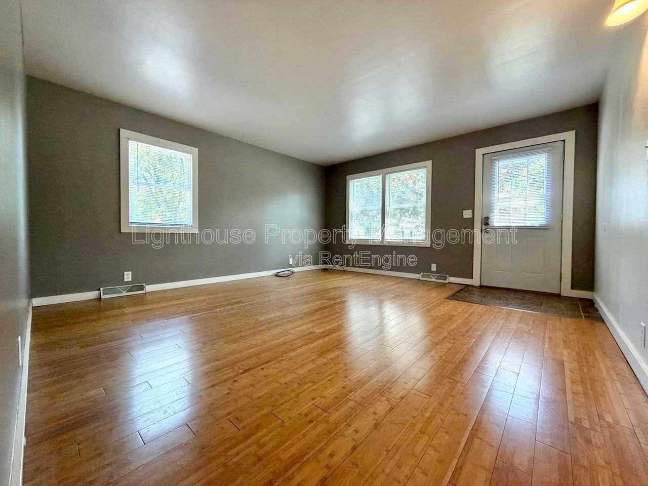 1471 Brookmark St Se - Photo 3 of 30