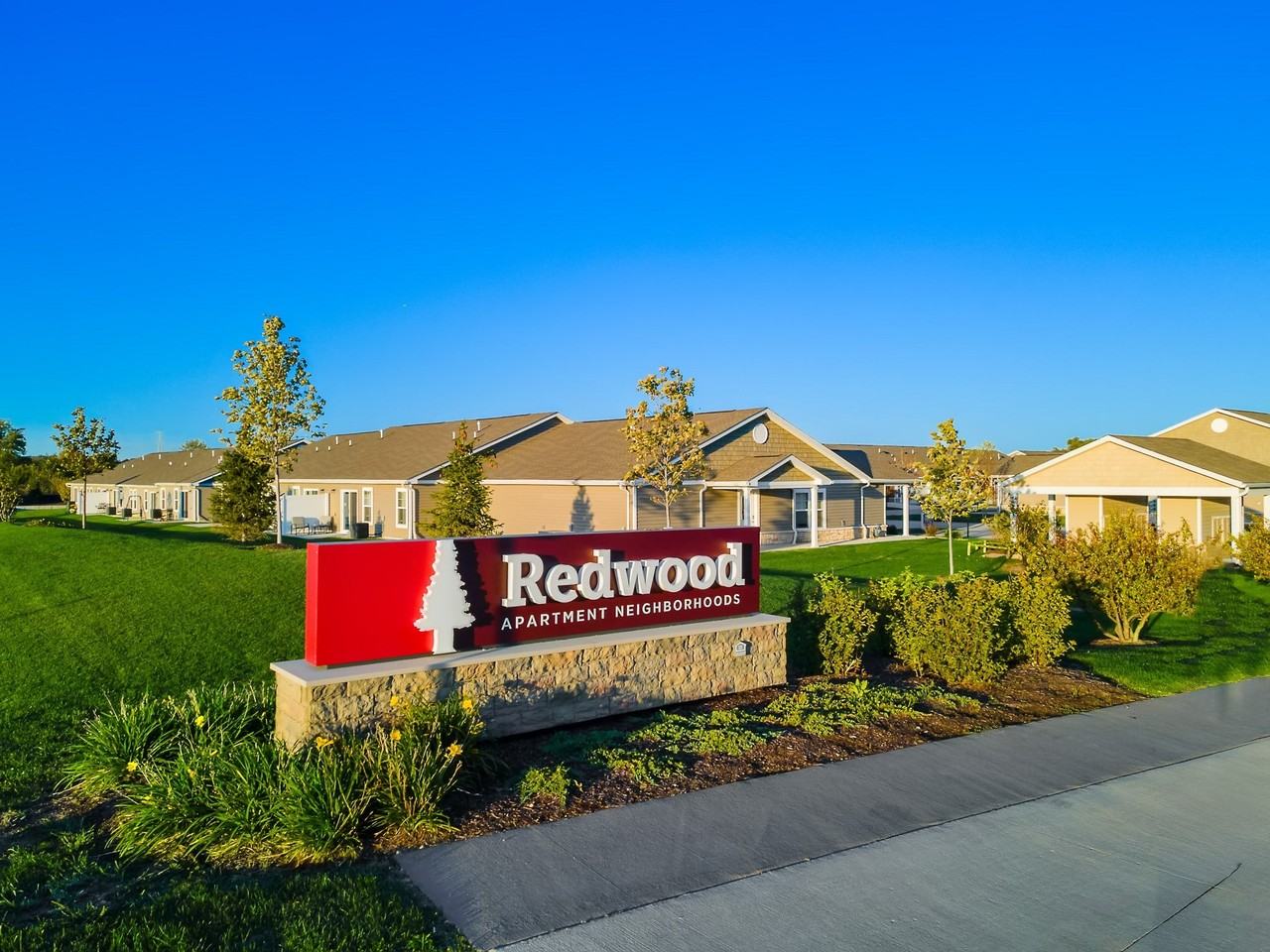 Redwood Oswego - Photo 4 of 25