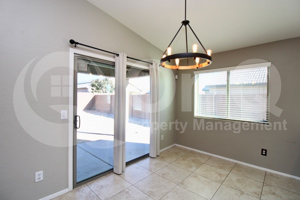 18622 W Vogel Ave - Photo 6 of 23
