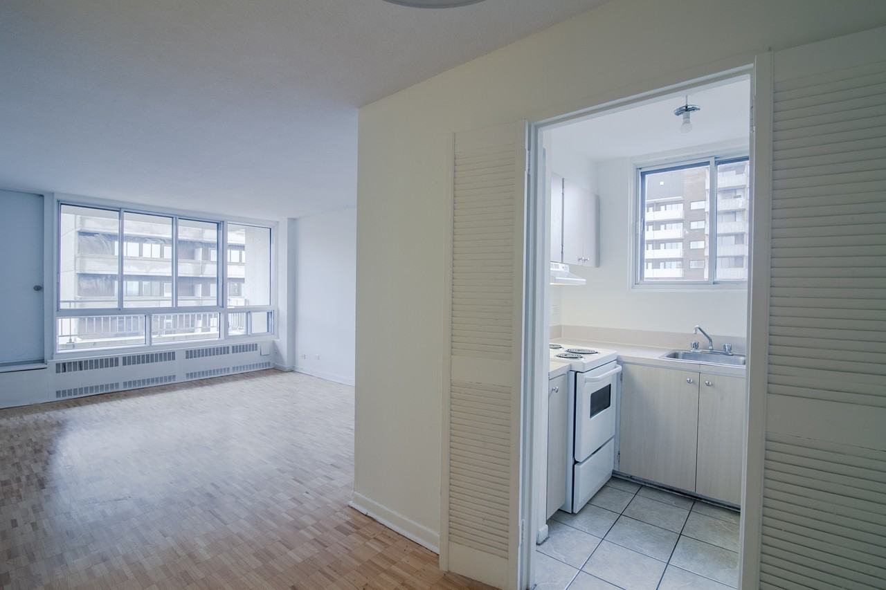 1975 Boul De Maisonneuve O — photo 2