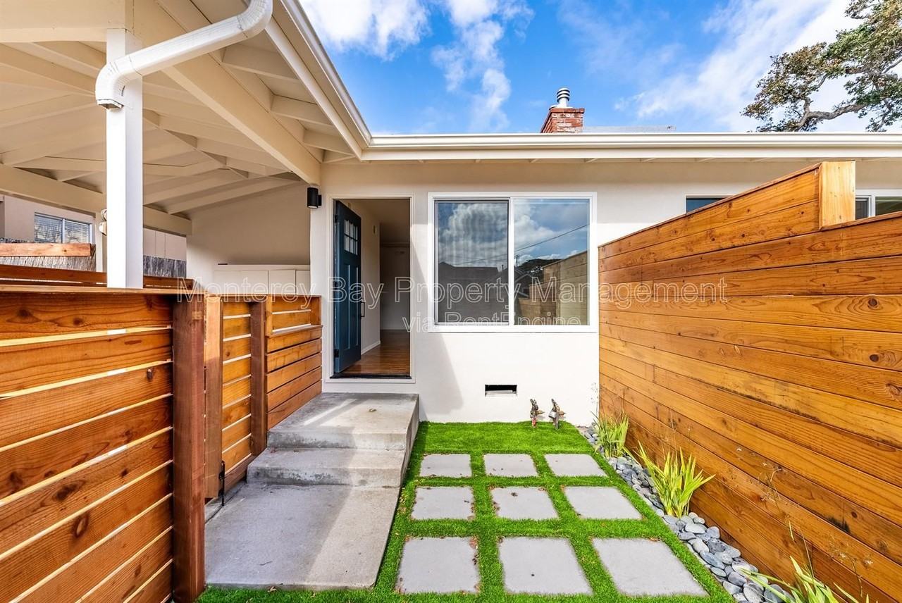 226 Park St - Photo 4 of 23