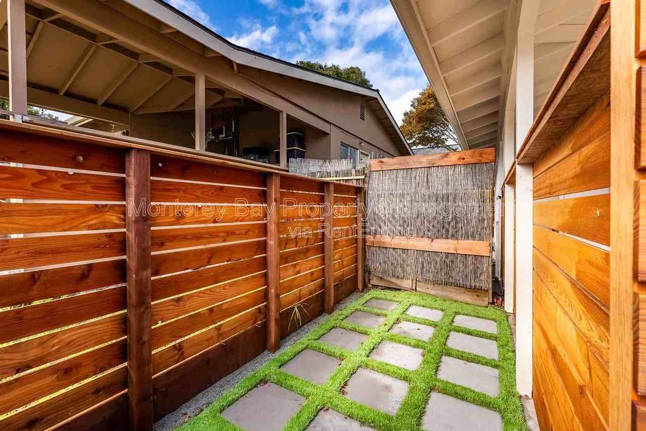 226 Park St - Photo 7 of 23